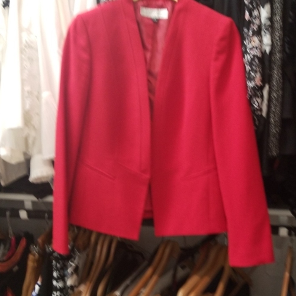 Red jacket tahari size 6